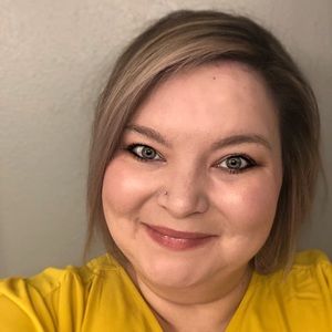 Meet your Posher, Nicole